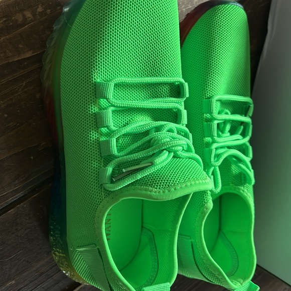 Wanted brand , bright green sneakers - Picture 2 of 3